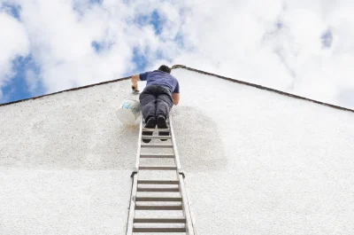 Peinture extérieure à Uzer — façades et ravalement